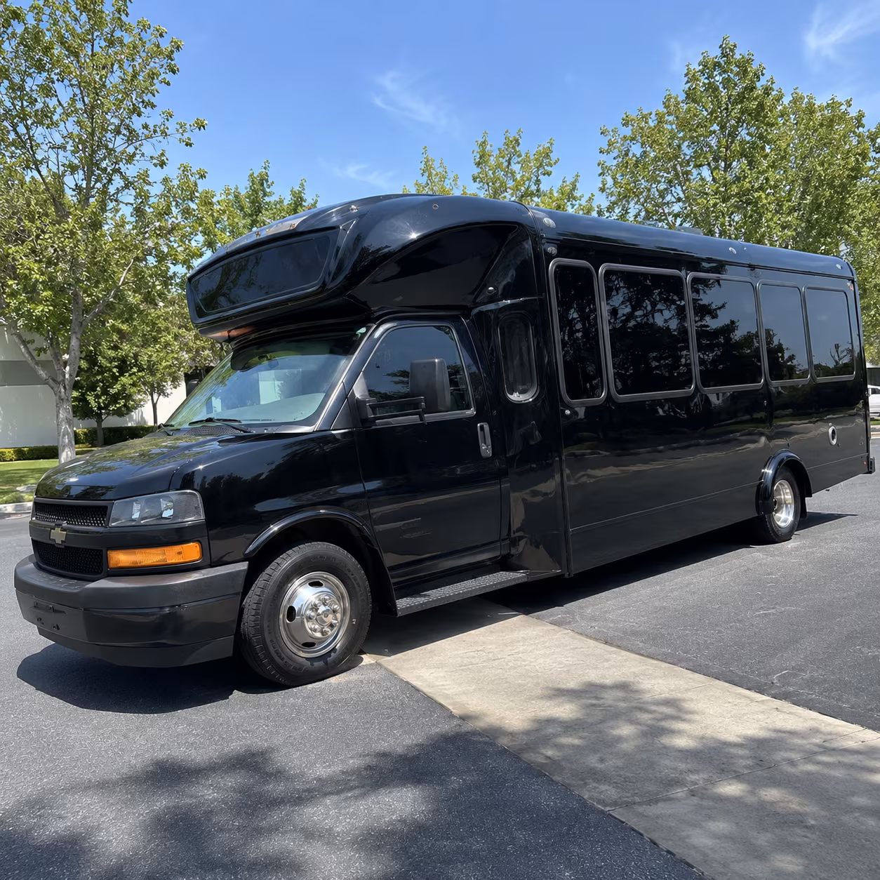 bremerton 15 passenger party bus