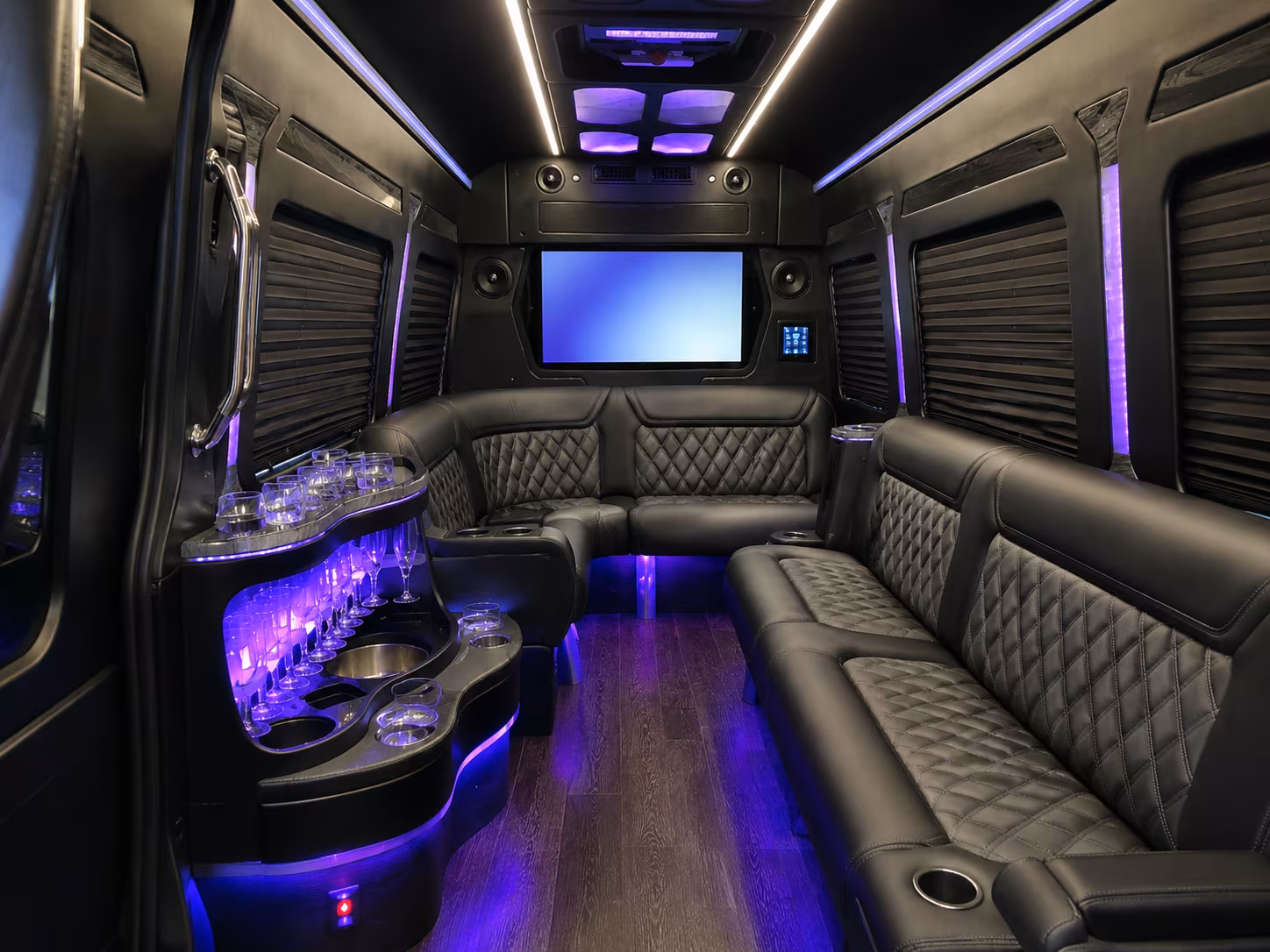 bremertoncharterbuscompany com lets you compare buses for multi day pacific northwest adventures