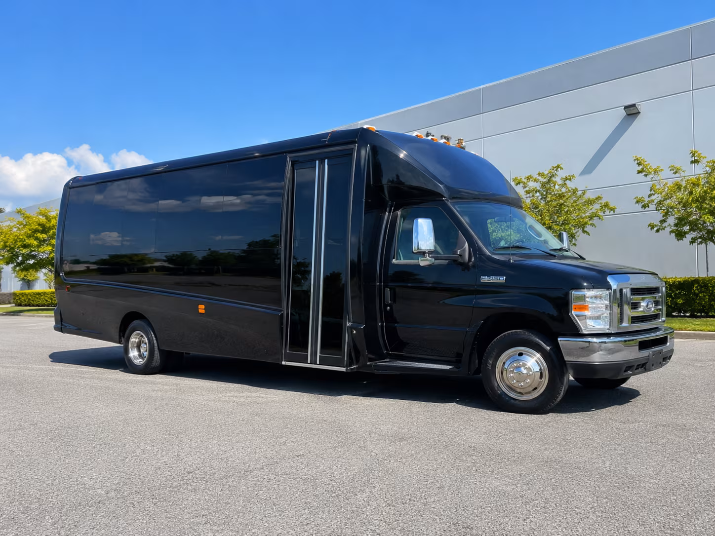 edmonds wedding bus rentals for small and large celebrations