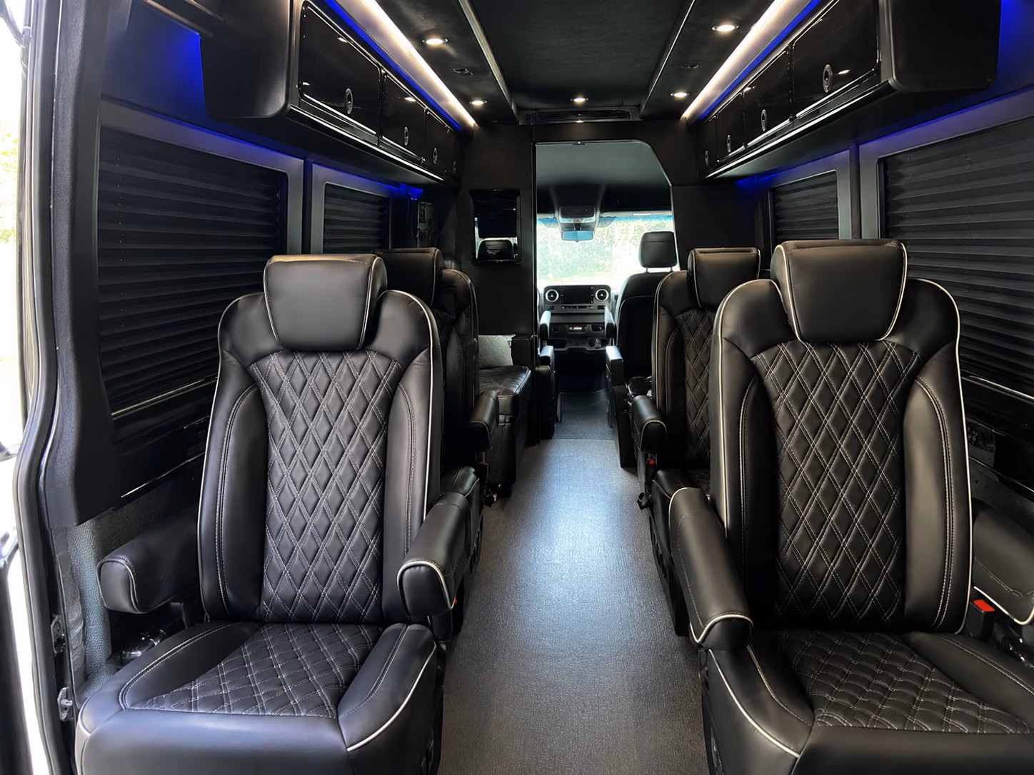 lynnwood book the perfect ride with lynnwood prom bus rentals