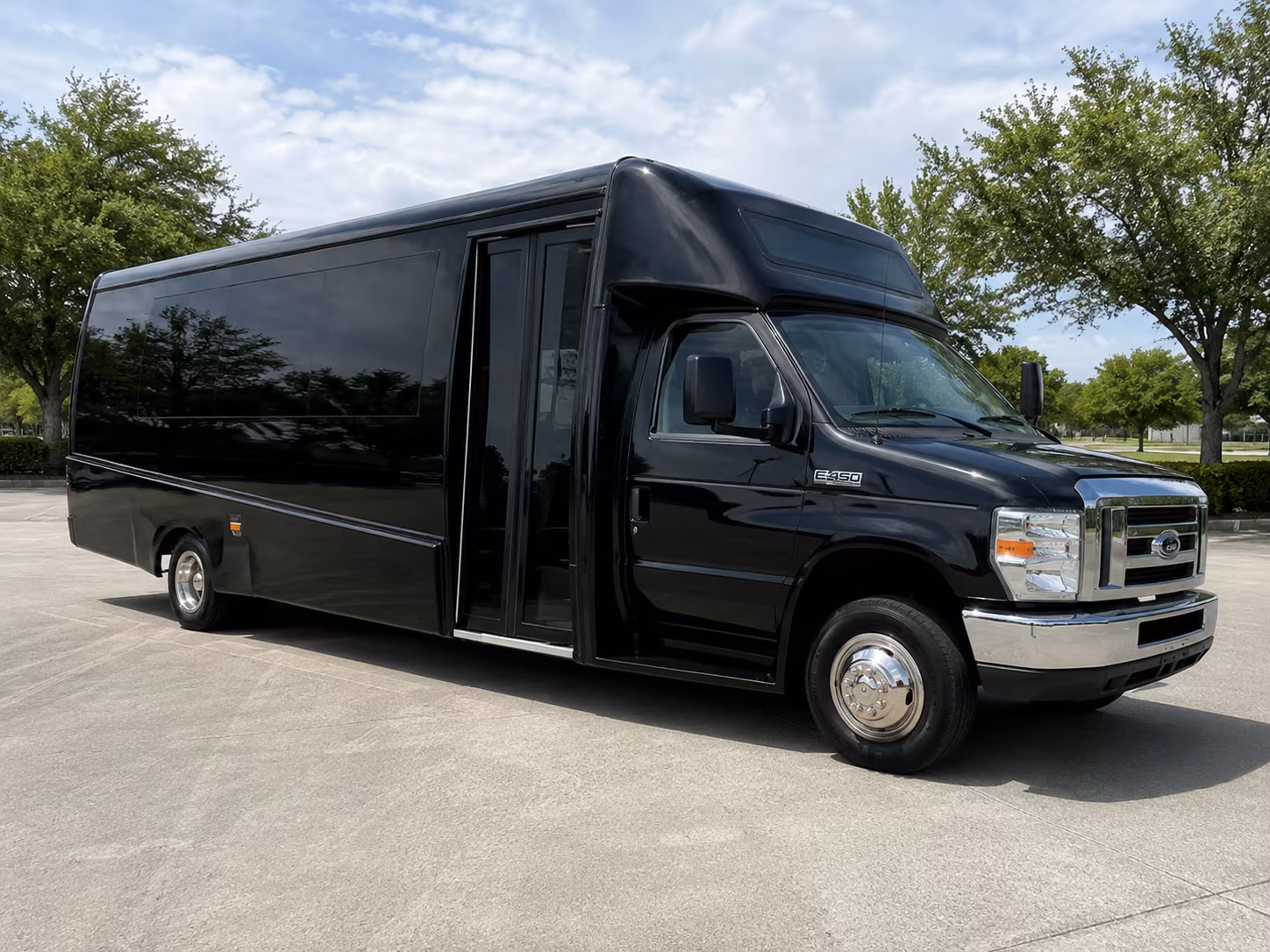 shoreline charter buses for shoreline students and chaperones